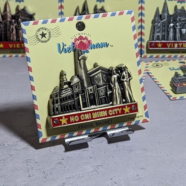 HÍT MIẾNG SAIGON (GỒM 3 MÀU ) 