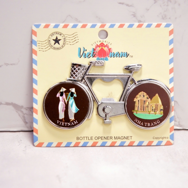 NAM CHÂM-HIT XE DAP (AD-NTRANG)