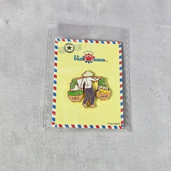 PIN (CÔ GÁI)